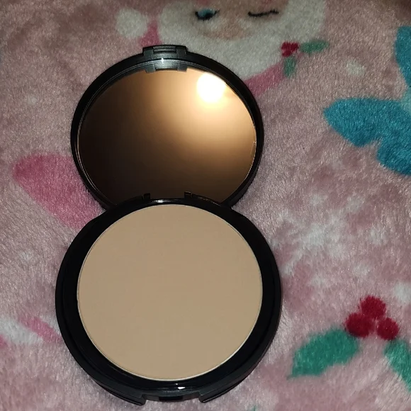 bareMinerals BAREPRO Matte Black Compact - Picture 2 of 7